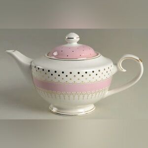 Grace’s Teaware Pin Dots Pink Teapot